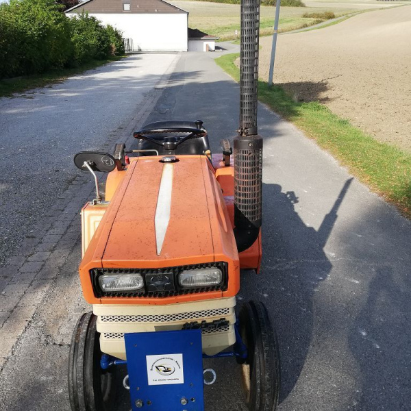 Traktor mit Pflug